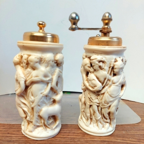 Vintage* Lily Silver Shop Salt Shaker & Pepper Mill - Picture 1 of 11